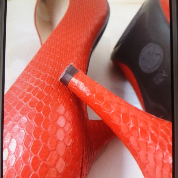 MK FLEX MID PUMP EMBOSSED LEATHER - Picture 6 of 8